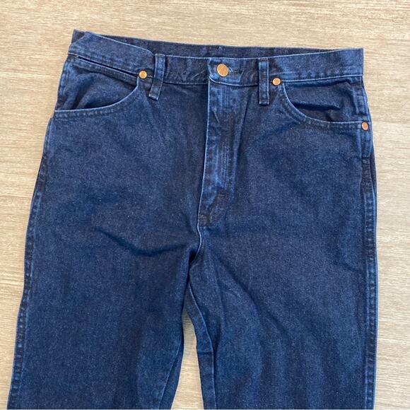 Men’s Wrangler Straight Leg Jeans Size 32x33.5 Dark Wash - Picture 2 of 6